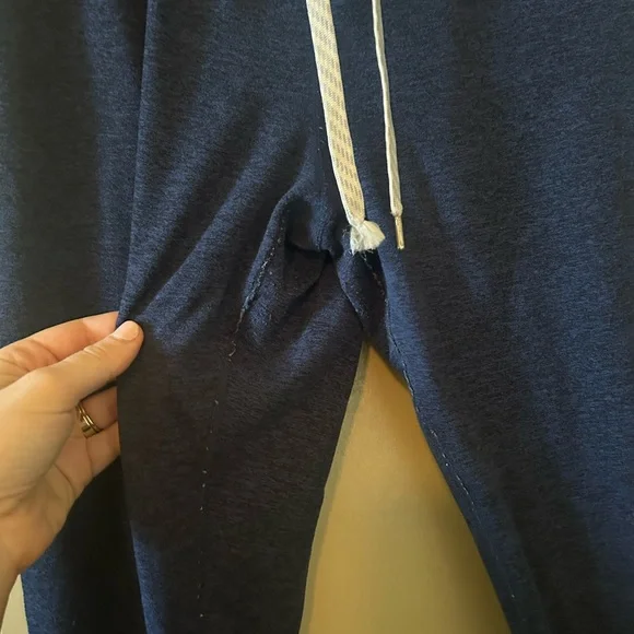 Vuori performance joggers - Picture 2 of 5